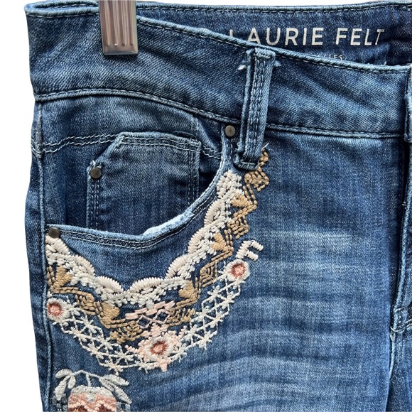 Laurie Felt Women’s Embroidered Bootcut Jeans 30” Waist - Picture 3 of 14
